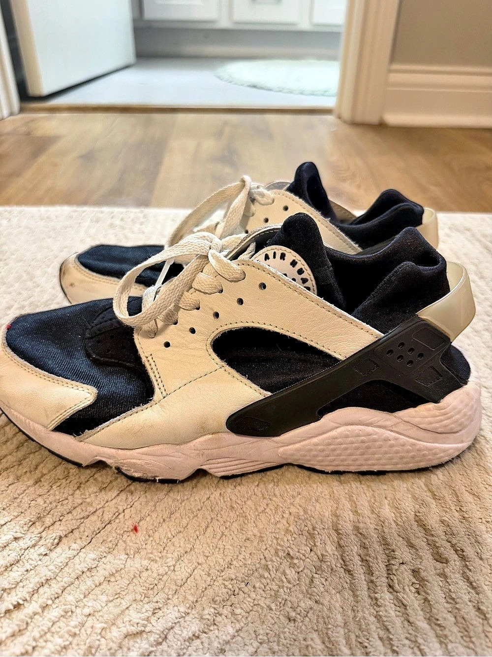 Nike Air Huarache Men's Black & Cream Sneakers